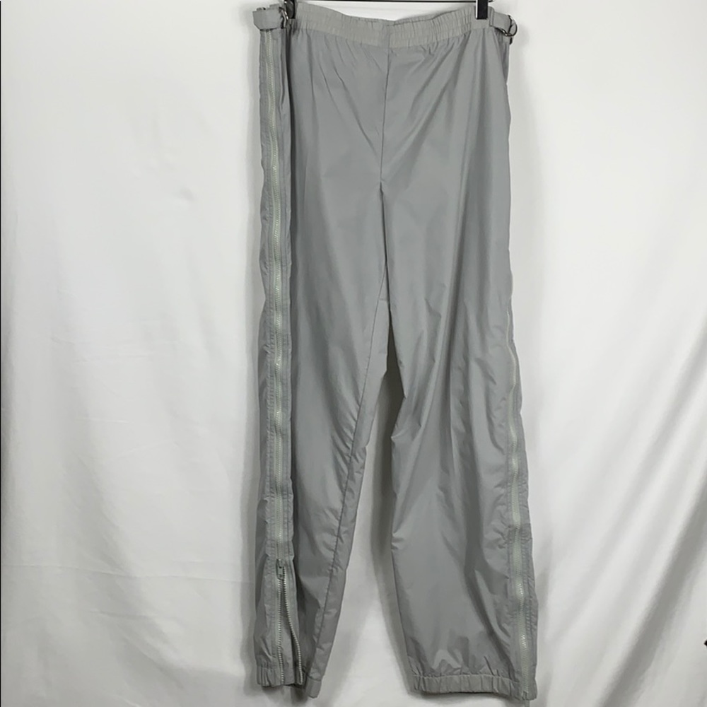 Ossi 100% nylon women’s skiwear pants size Med.